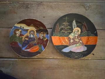 2 x vintage Japanse Satsuma borden. Japan porselein. beschikbaar voor biedingen