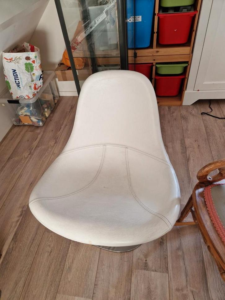 Witte Draaistoel Kuipstoel (tirup ikea), Huis en Inrichting, Stoelen, Gebruikt, Eén, Kunststof, Metaal, Wit, Ophalen
