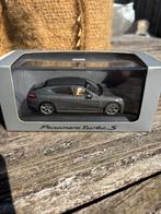Porsche panamera s 1:43 nrfb, Hobby en Vrije tijd, Modelauto's | 1:43, Verzenden