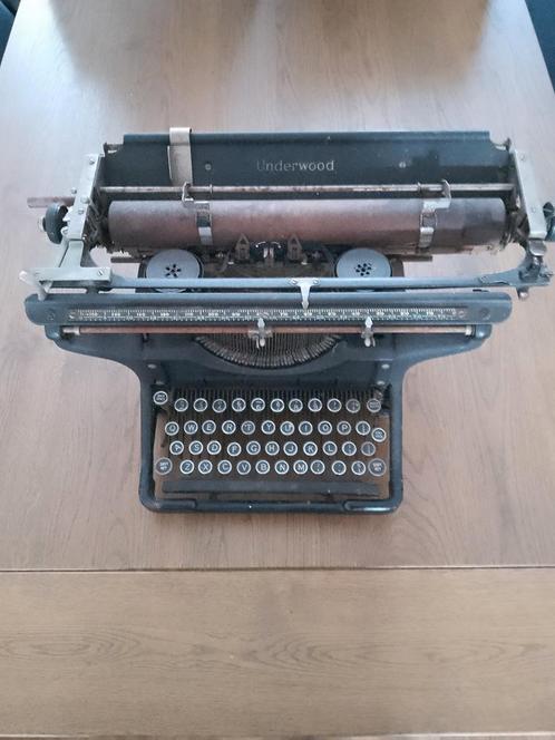Te koop antiek typemachine Underwood, Antiek en Kunst, Antiek | Kantoor en Zakelijk, Ophalen