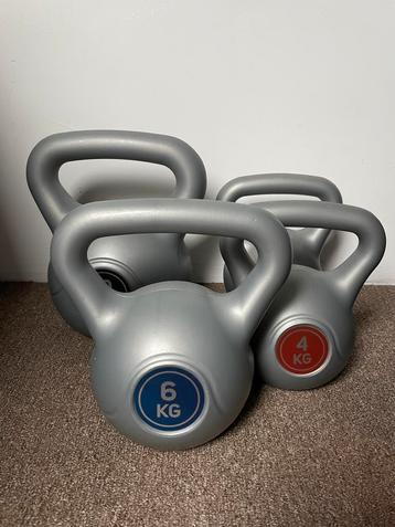 Kettlebells 10kg, 6kg en 4kg beschikbaar voor biedingen