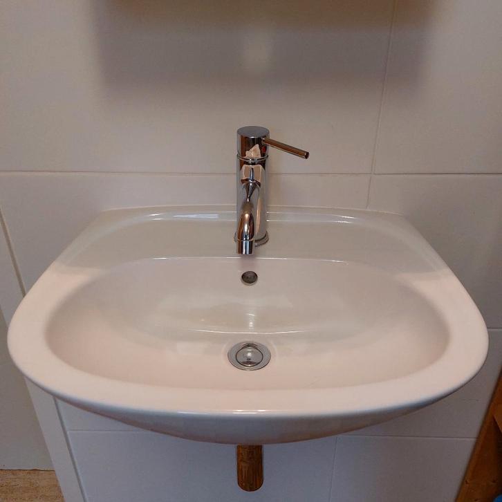 Wastafel met plieger wastafelkraan, Doe-het-zelf en Verbouw, Sanitair, Gebruikt, Wastafel, Chroom, Ophalen of Verzenden