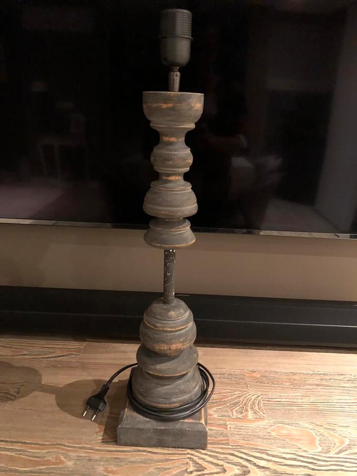 NIEUWSTAAT! Pinakel grote lampenvoet sober, Huis en Inrichting, Lampen | Tafellampen, Zo goed als nieuw, 50 tot 75 cm, Hout, Ophalen of Verzenden