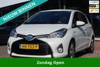 Toyota Yaris 1.5 Hybrid Dynamic 2e EIG_LED_KEYLESS_CAM_NAVI_, Gebruikt, 4 cilinders, 1070 kg, Wit