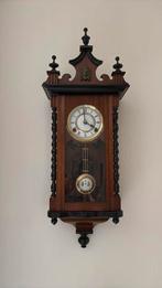 Houten wandklok, Ophalen, Wandklok