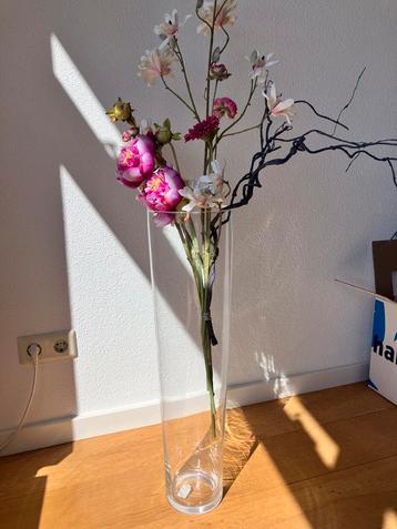 Vaas glas 70 cm hoog beschikbaar voor biedingen