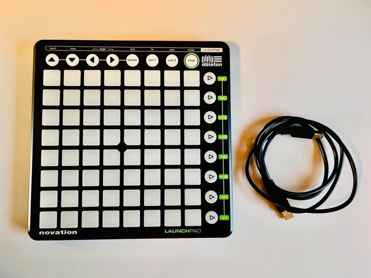 Novation Launchpad Mk1, Muziek en Instrumenten, Midi-apparatuur, Zo goed als nieuw, Ophalen of Verzenden