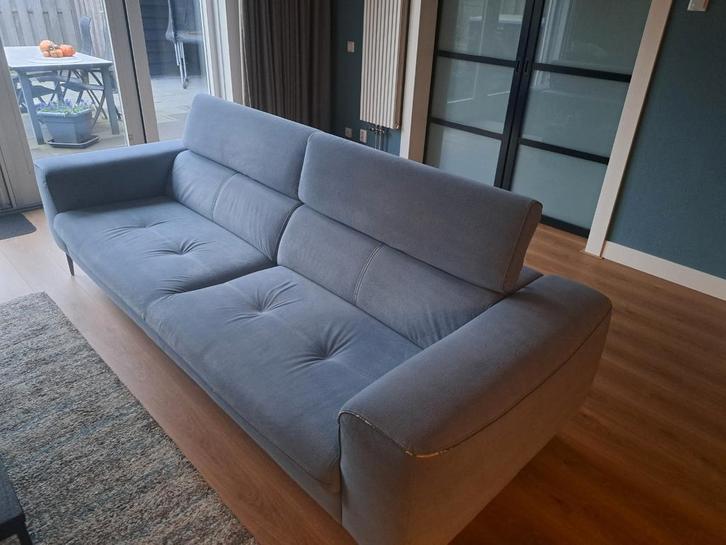 Lichtblauwe bank+hocker van het merk xooon, Huis en Inrichting, Banken | Bankstellen, Gebruikt, 200 tot 250 cm, 75 tot 100 cm