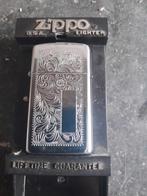 Zippo Aansteker met Bloemen Motief - Originele Verpakking, Ophalen of Verzenden, Zo goed als nieuw