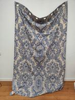 Ongebruikt gordijn met ringen en blauwe bloemen print, Huis en Inrichting, Stoffering | Gordijnen en Lamellen, Ophalen of Verzenden