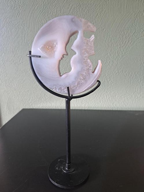 Agaat carving maan-kat op standaard, Verzamelen, Mineralen en Fossielen, Mineraal, Ophalen of Verzenden