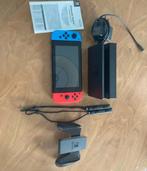 Nintendo Switch + Pokémon Shield, Spelcomputers en Games, Spelcomputers | Nintendo Switch, Met 2 controllers, Ophalen of Verzenden