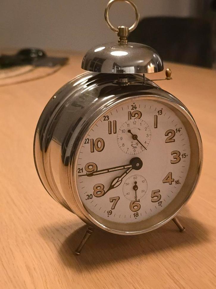 antieke (New old stock) Duitse Junghans mid century wekker, Antiek en Kunst, Antiek | Klokken, Ophalen of Verzenden