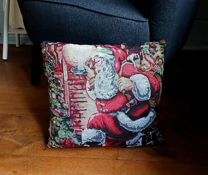 Vintage kerstkussen - kussen met kersthoes - kerstman (2 bes, Diversen, Kerst, Zo goed als nieuw, Ophalen of Verzenden