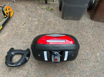 Nette topkoffer Bmw r1150r met plaat en beugels beschikbaar voor biedingen