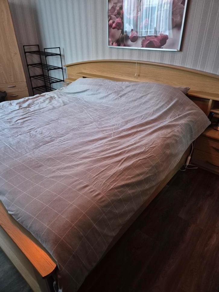 Gratis af te halen: Compleet bed met ombouw en kasten, Huis en Inrichting, Slaapkamer | Bedden, Gebruikt, Tweepersoons, 180 cm