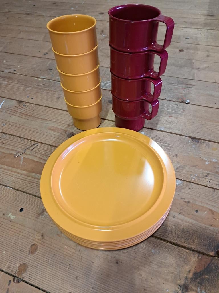 Mepal  bordjes en bekers, Huis en Inrichting, Keuken | Tupperware, Ophalen