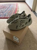 Yeezy Foam RNR Stone Salt EU 43, Kleding | Heren, Schoenen, Overige kleuren, Nieuw, Ophalen of Verzenden, Sneakers of Gympen