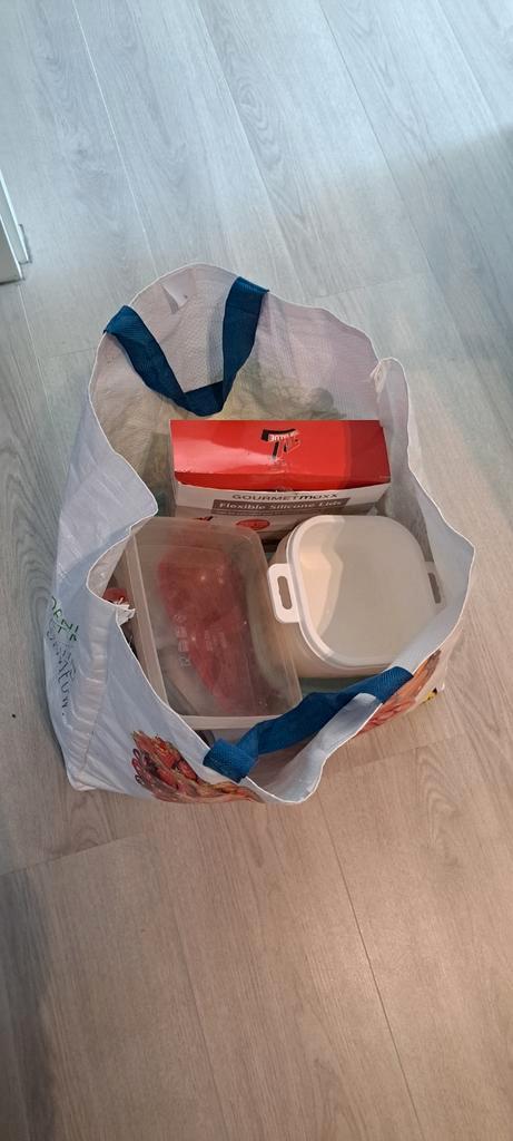 Gebruikte plastic Tupperware bakjes, gratis af te halen, Huis en Inrichting, Keuken | Tupperware, Gebruikt, Ophalen of Verzenden