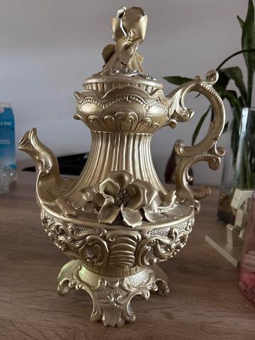 Gouden Decoratieve Theepot - Antieke Stijl beschikbaar voor biedingen