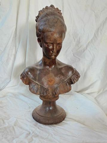 Unieke Gietijzeren Vrouwe Buste beschikbaar voor biedingen