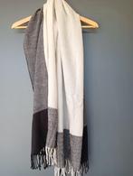 Brede sjaal (170x70 cm) in zwart/grijs/crème, Onbekend, Ophalen of Verzenden, Gedragen, Sjaal