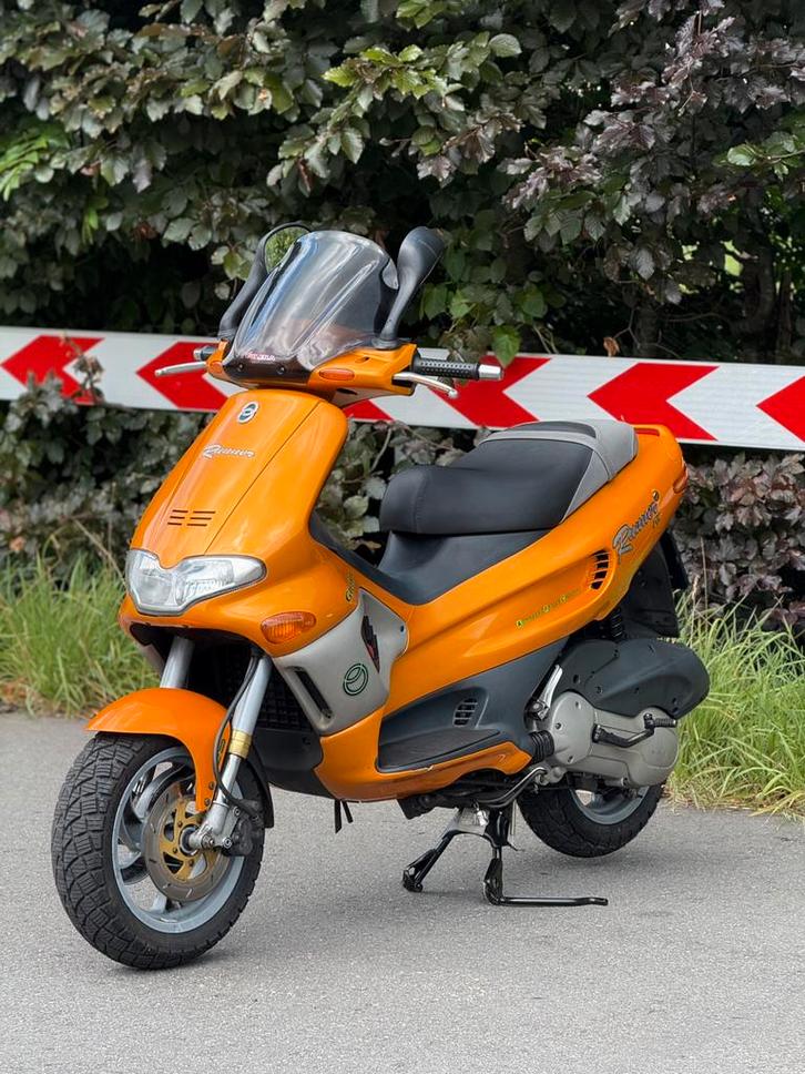 Gilera runner fx, Fietsen en Brommers, Scooters | Piaggio, Zo goed als nieuw, Overige modellen, Tweetakt, Ophalen