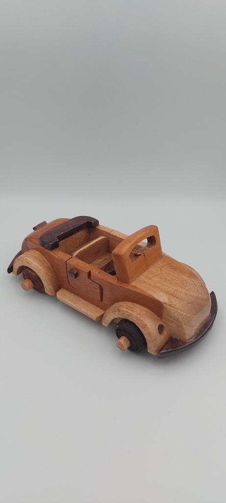 Auto van hout  cadeautje woondecoratie autootje, Hobby en Vrije tijd, Modelauto's | Overige schalen, Zo goed als nieuw, Auto, Ophalen of Verzenden