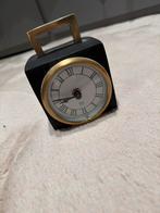 Klein vierkant RM klokje, Huis en Inrichting, Woonaccessoires | Klokken, Ophalen of Verzenden, Zo goed als nieuw, Analoog, Wekker of Tafelklok