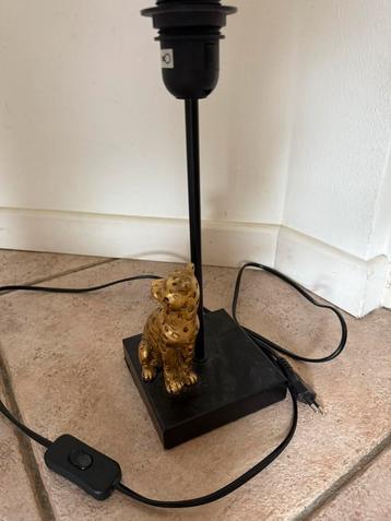 Lamp zonder kap beschikbaar voor biedingen