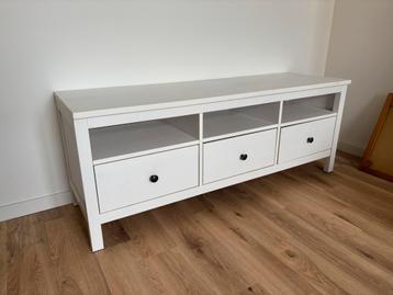 IKEA HEMNES tv meubel - gratis af te halen beschikbaar voor biedingen