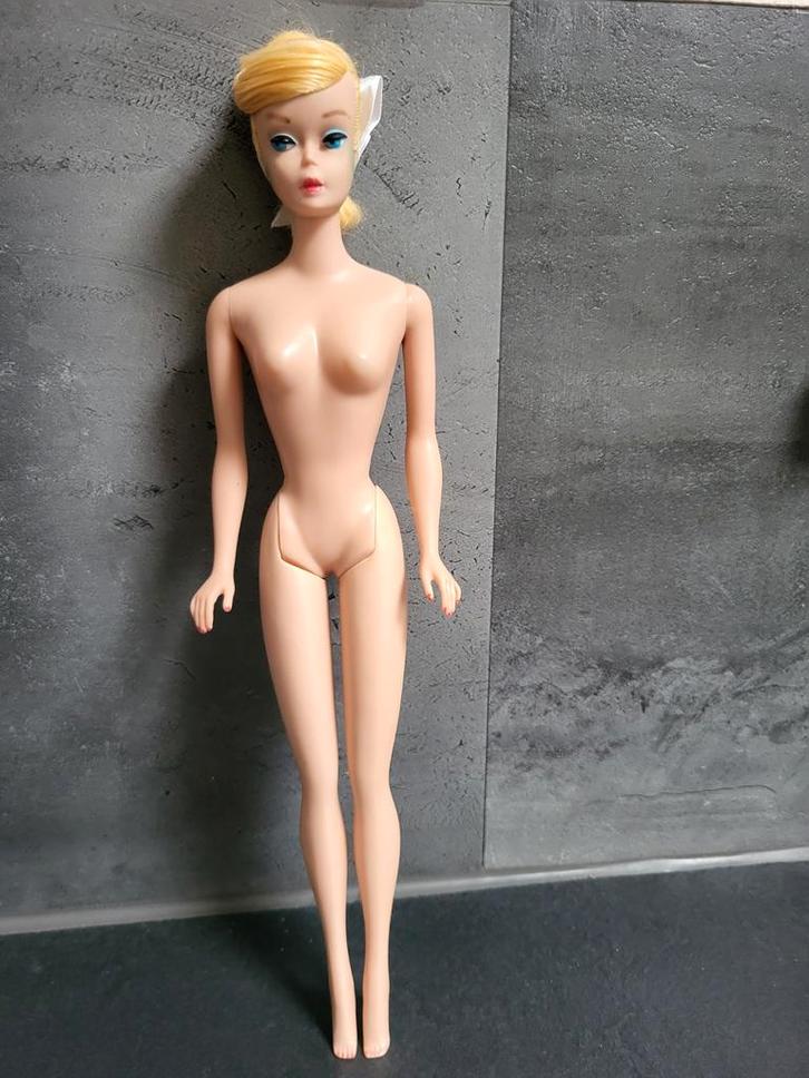 Vintage Barbie Pop swirl witte strik, Verzamelen, Poppen, Gebruikt, Ophalen of Verzenden