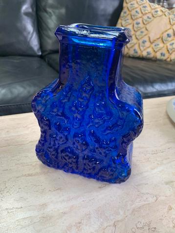 Diepblauwe Vaas Van Persglas Door Lars Hellsten Skruf Zweden beschikbaar voor biedingen