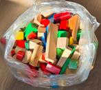 Grote zak houten bouwblokken,  blank en gekleurd, Ophalen, Zo goed als nieuw