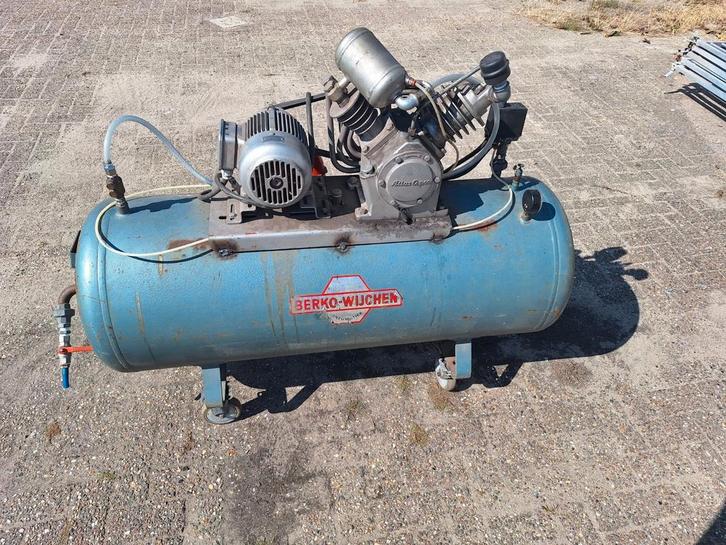 Te Koop 2 compressors, Doe-het-zelf en Verbouw, Compressors, Ophalen of Verzenden