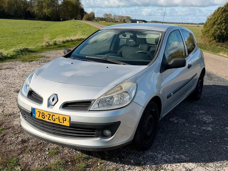 Renault Clio 1.2 Nieuwe APK! Airco, Auto's, Renault, Particulier, Clio, ABS, Airbags, Airconditioning, Centrale vergrendeling