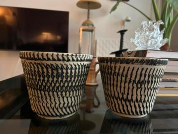 Vintage berkenbast bloempotten beschikbaar voor biedingen