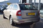 Skoda Octavia Combi 1.2 TSI Ambition | Airco | Cruise | APK, Voorwielaandrijving, Euro 5, Stof, Gebruikt
