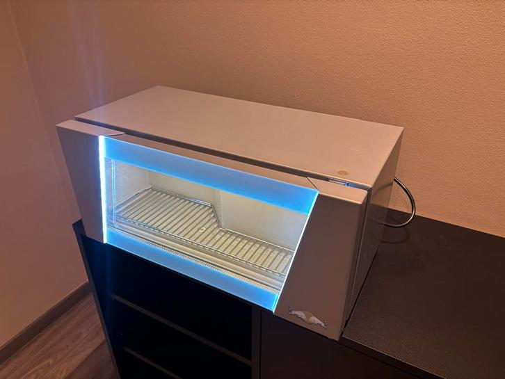 Red Bull Koelkast - Compact en Stijlvol, Witgoed en Apparatuur, Koelkasten en IJskasten, Gebruikt, Zonder vriesvak, Minder dan 75 liter