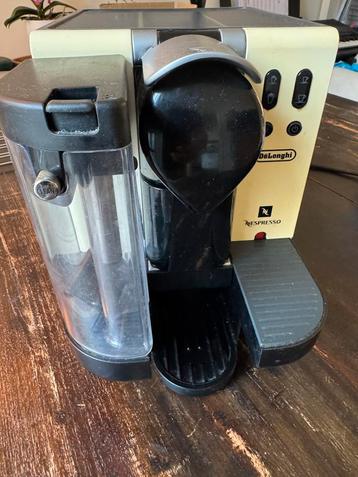 DeLonghi  EN660  Latissima nespresso machine zwart creme beschikbaar voor biedingen