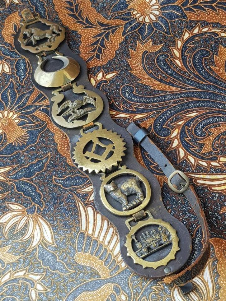 Zes antieke kleppermannetjes uit Engeland aan riem 57,5 cm., Antiek en Kunst, Antiek | Woonaccessoires, Ophalen of Verzenden