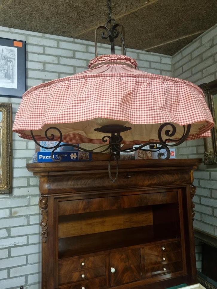 Vintage Smeedijzeren Lamp met Stoffen Kap, Huis en Inrichting, Lampen | Hanglampen, Minder dan 50 cm, Ophalen