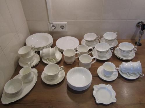 Royal Albert Reverie serviesdelen, Huis en Inrichting, Keuken | Servies, Zo goed als nieuw, Porselein, Ophalen of Verzenden