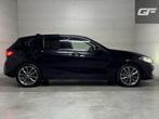 BMW 1-serie 118i Sport Black Edition Navi Cruise CarPlay NAP, 65 €/maand, Gebruikt, Met garantie (alle), Zwart