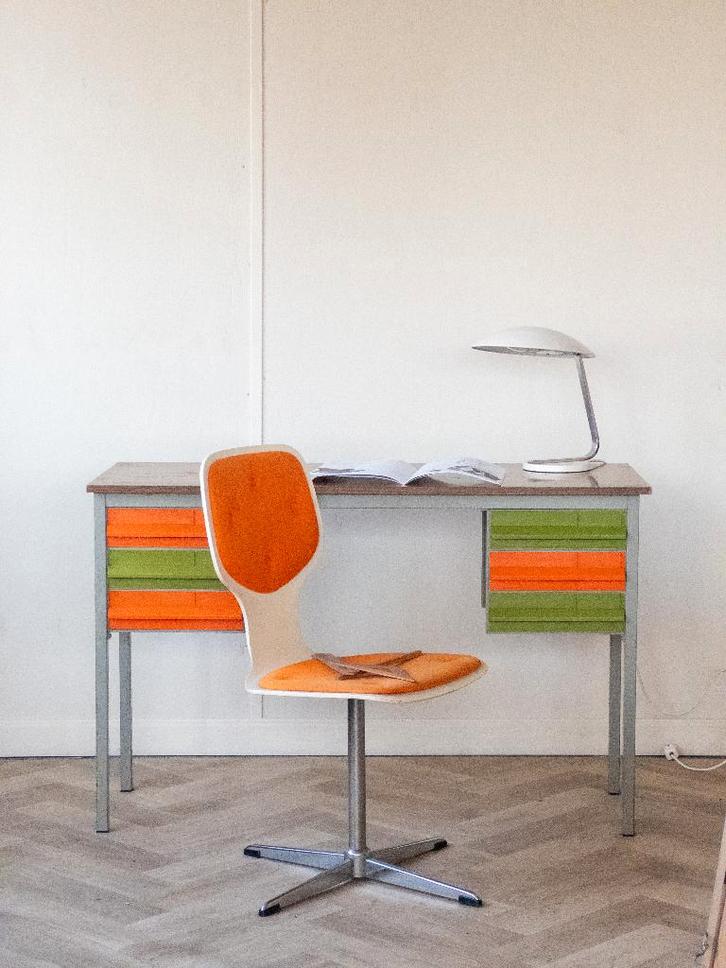 Vintage industrieel bureautje, Huis en Inrichting, Bureaus, Gebruikt, Bureau, Ophalen