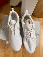 Schoenen nike roshe maat46, Kleding | Dames, Schoenen, Ophalen of Verzenden, Nieuw, Wit, Sneakers of Gympen