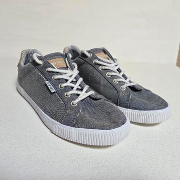 Stoere Sneakers Esprit beschikbaar voor biedingen