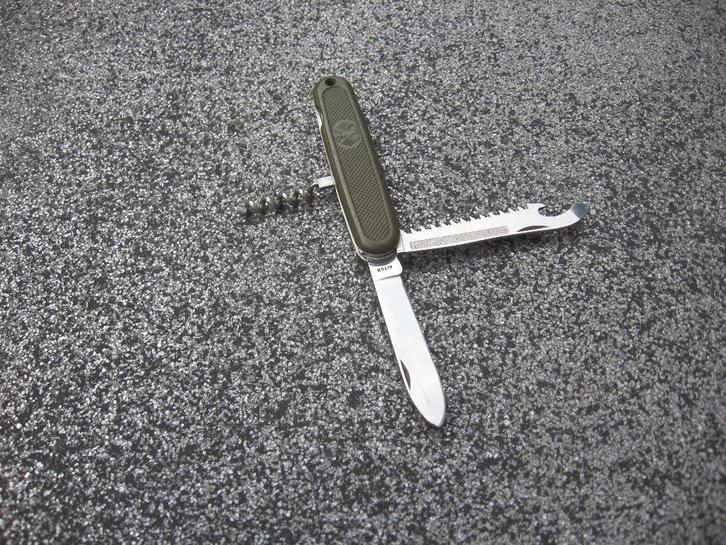 Zakmes legermes bundeswehr van Aitor jaren 90 goede staat, Caravans en Kamperen, Kampeergereedschap, Gebruikt, Ophalen of Verzenden