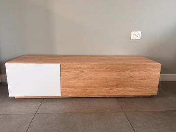 Tv-meubel beuken – 120 cm breed – met deurtje en klep beschikbaar voor biedingen