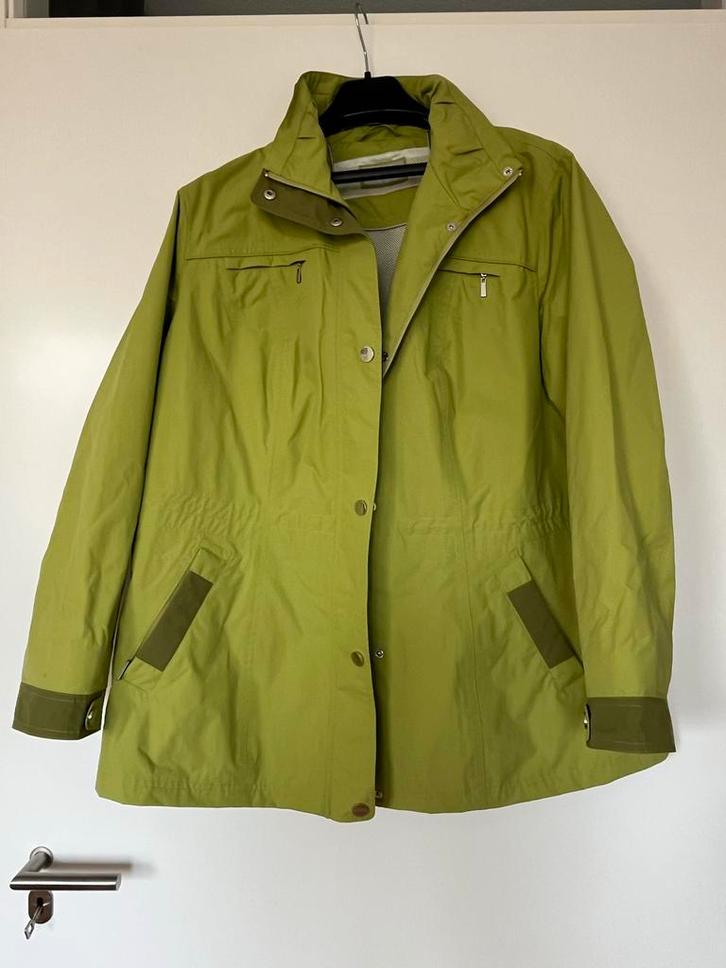 Groene dames regenjas, Caravans en Kamperen, Regenkleding, Zo goed als nieuw, Regenjas, Dames, Ophalen of Verzenden